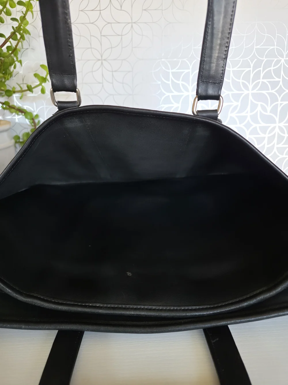 Coach Black Leather Men’s Briefcase with Detachable Strap